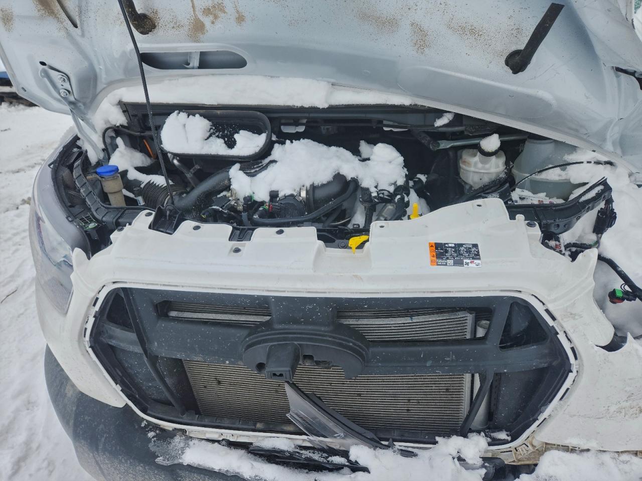 Ford Transit T-250 Image 4