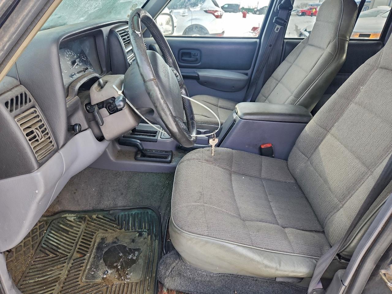 Jeep Grand Cherokee Sport Image 9