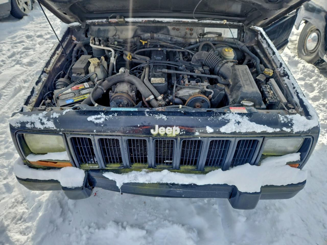 Jeep Grand Cherokee Sport Image 13