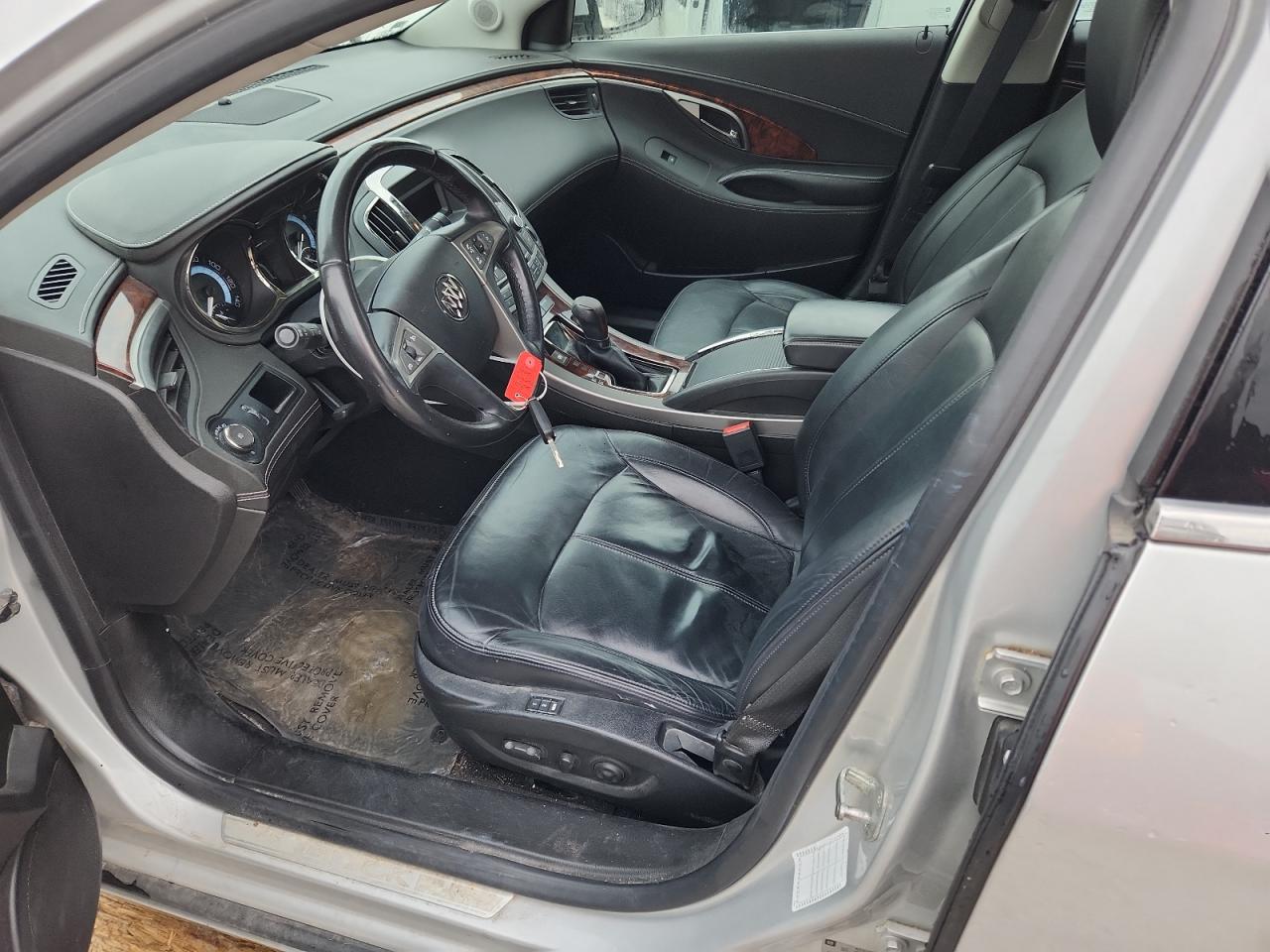 Buick LaCrosse Premium Image 8