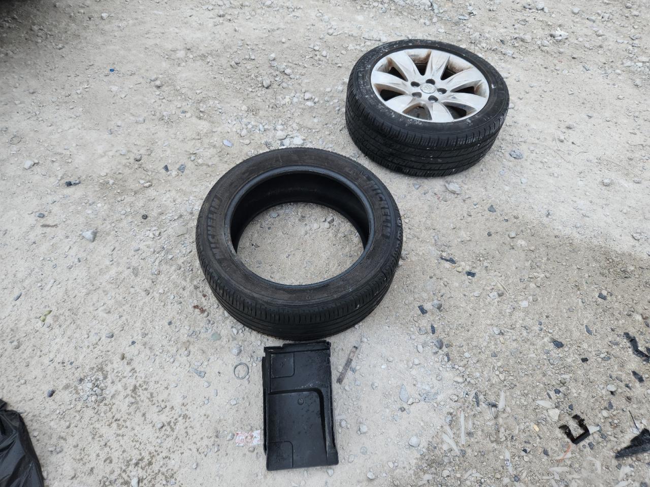 Buick LaCrosse Premium Image 12