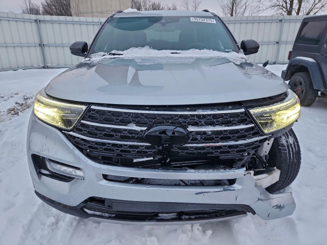 Ford Explorer Xlt Image 3