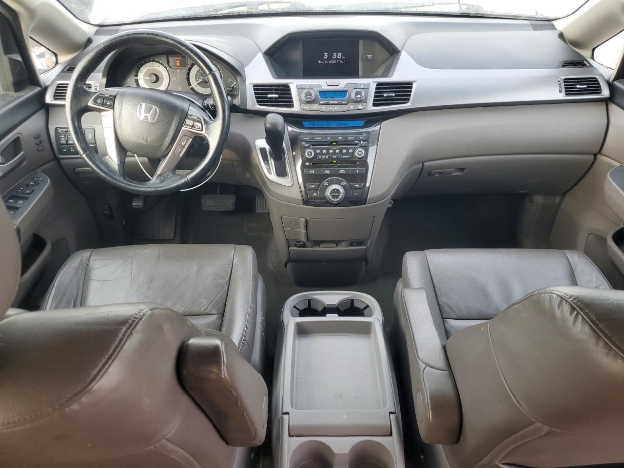Honda Odyssey Touring Image 7