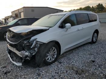  Salvage Chrysler Pacifica