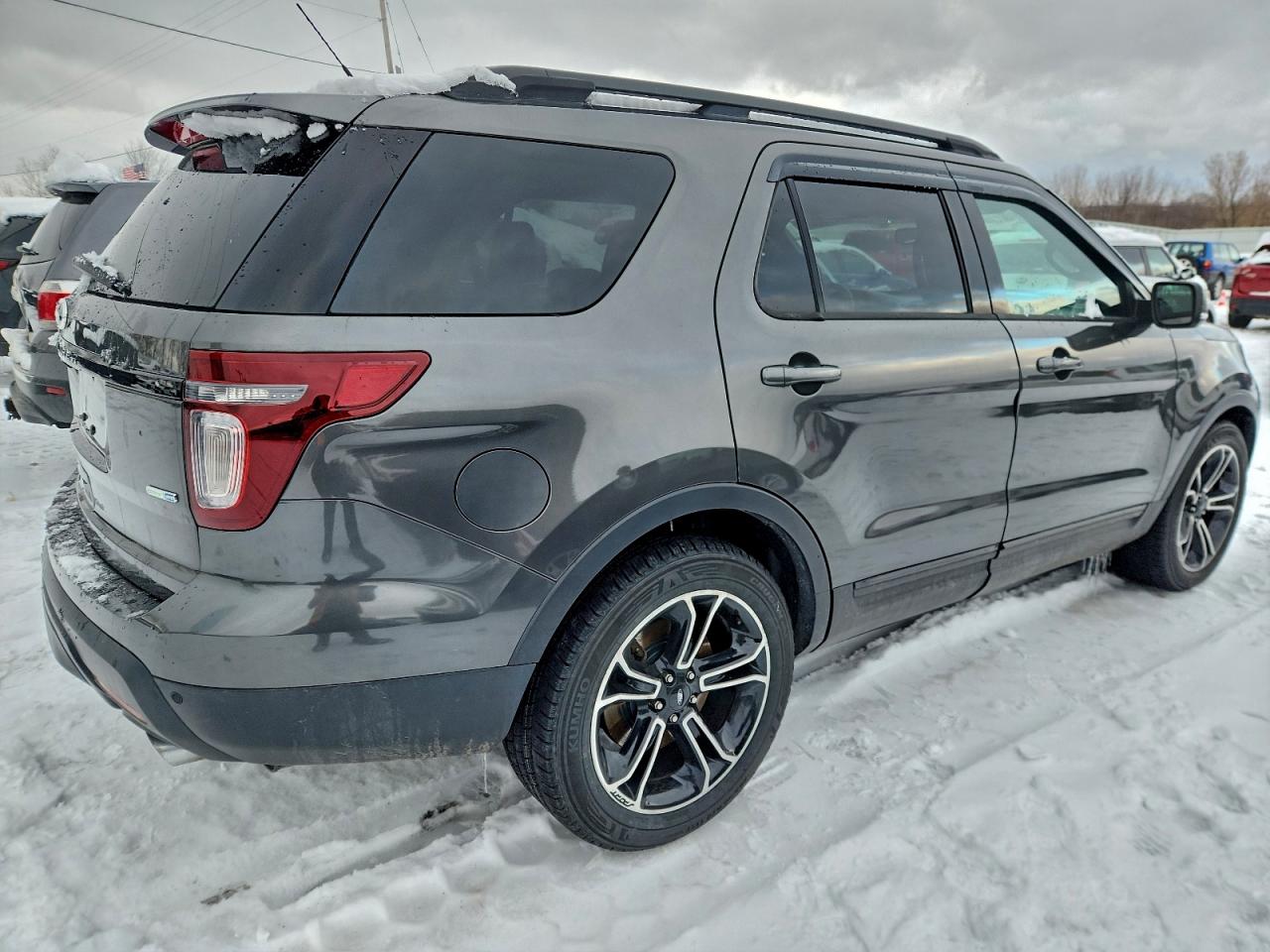 Ford Explorer Sport Image 6