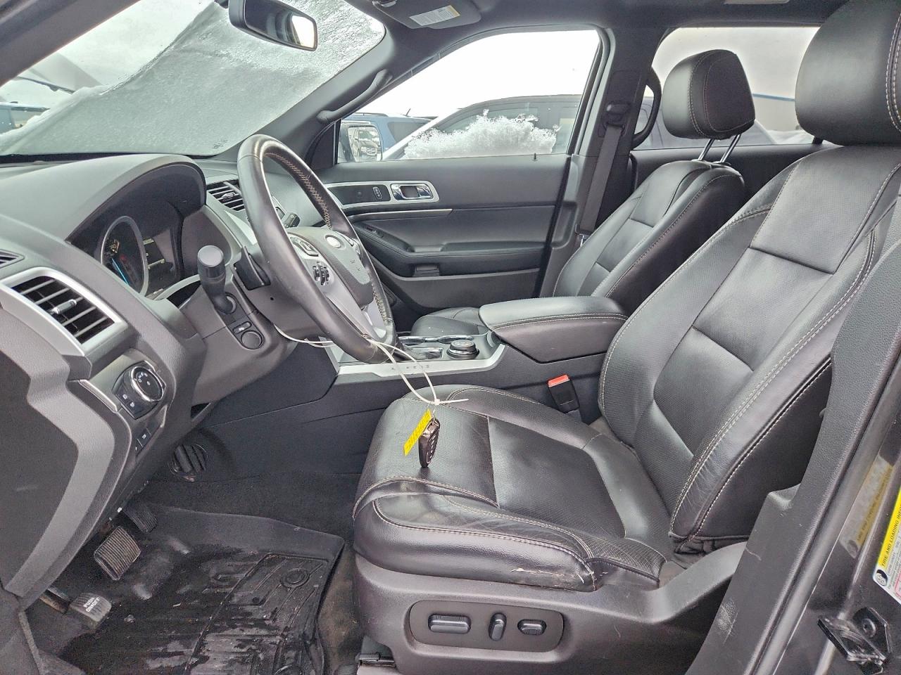 Ford Explorer Sport Image 5