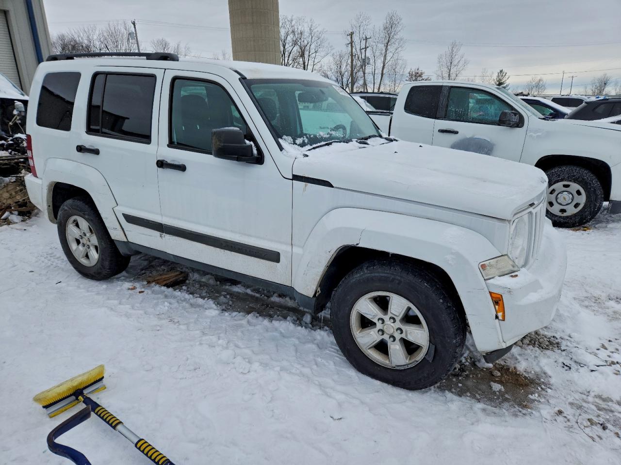 Jeep Liberty Sport Image 9