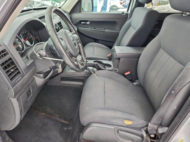 Jeep Liberty Sport Image 3