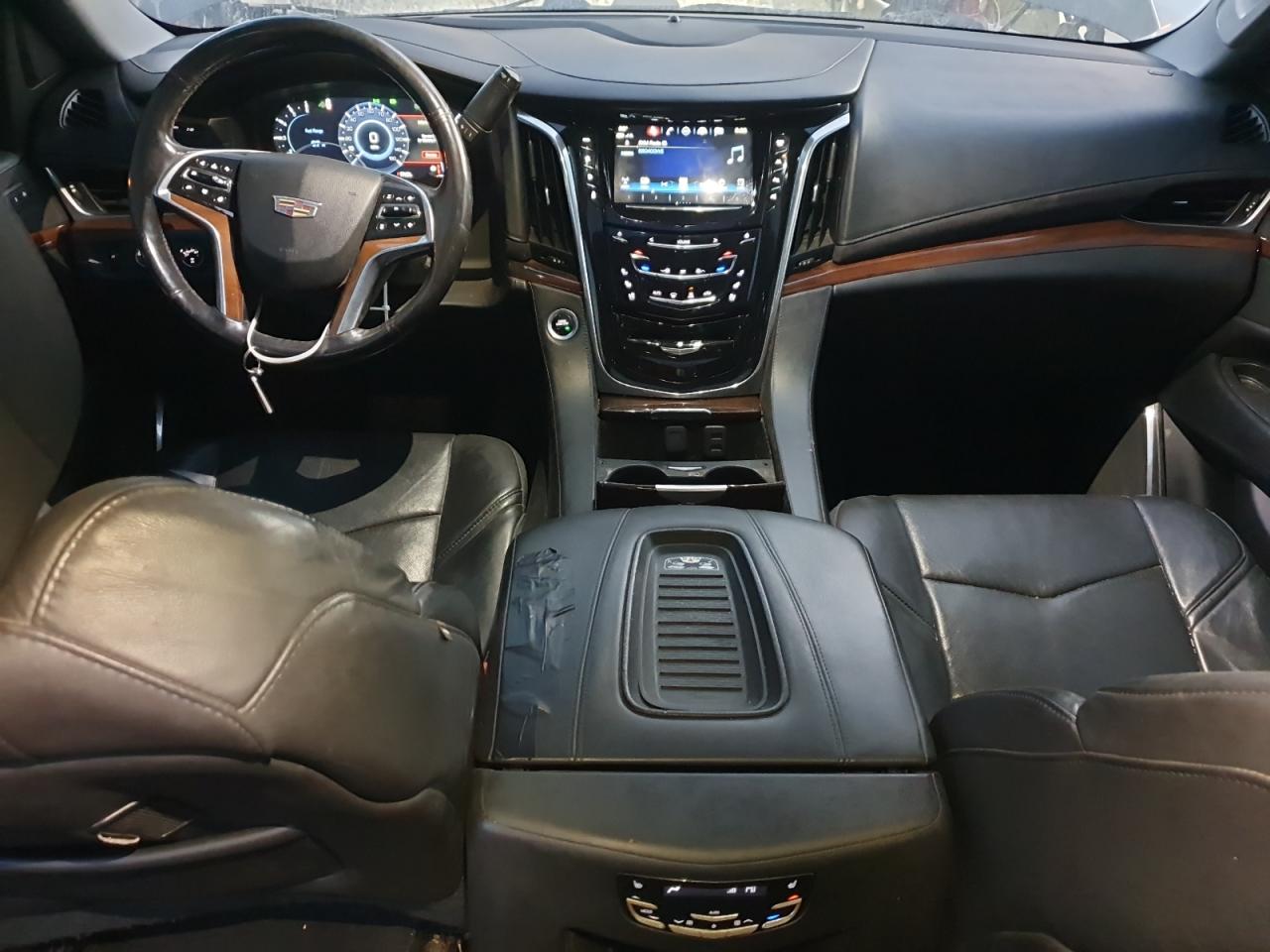 Cadillac Escalade Luxury Image 3