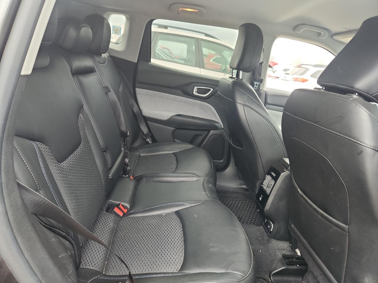 Jeep Compass Latitude Image 10