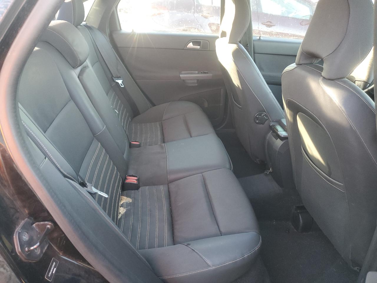 Volvo S40 2.4i Image 11