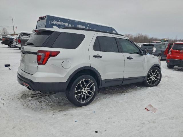 Ford Explorer Sport Image 9