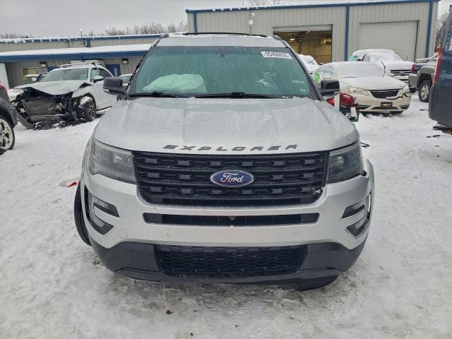 Ford Explorer Sport Image 3