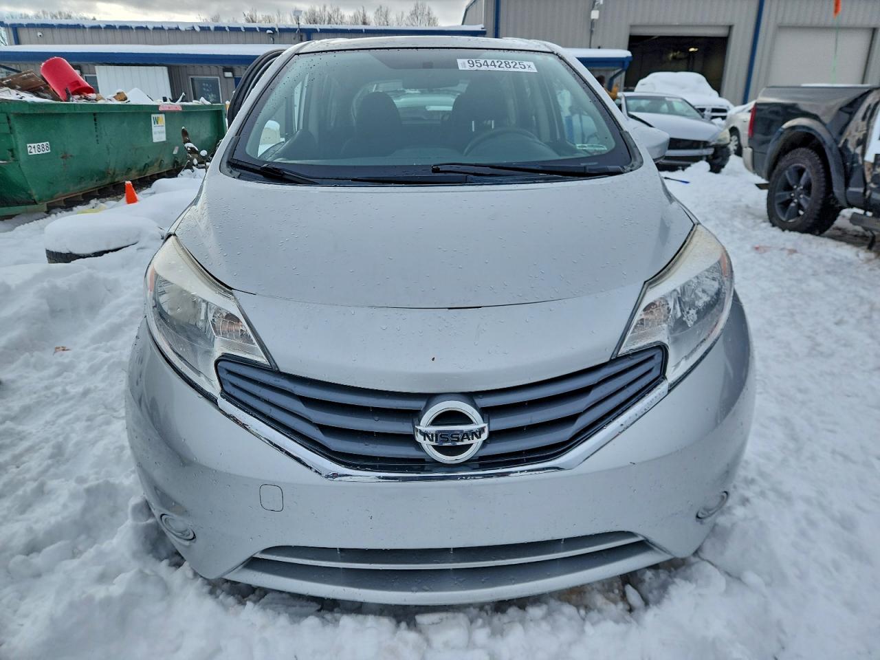Nissan Versa S Image 11
