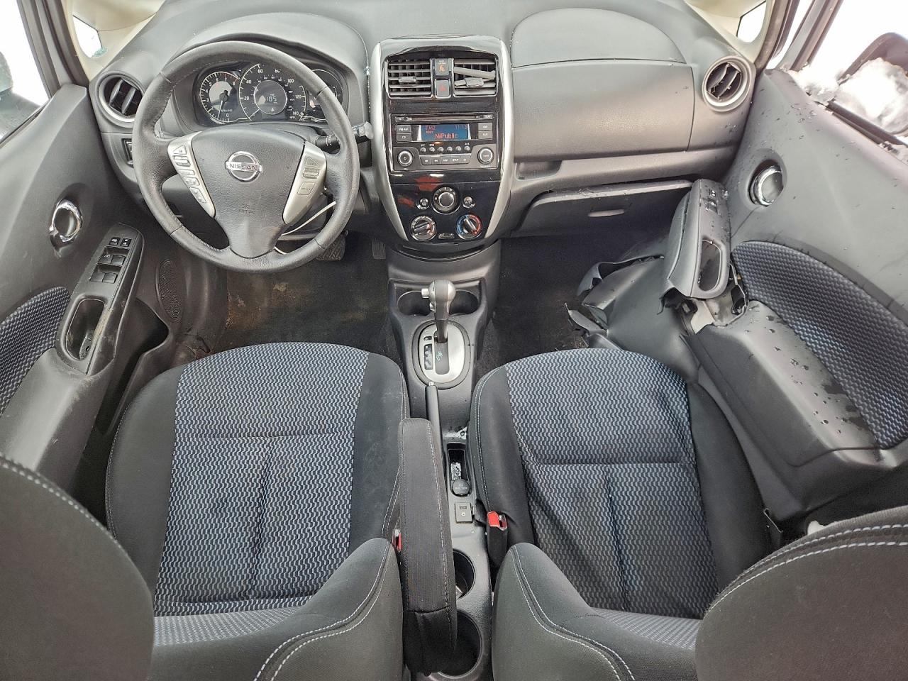Nissan Versa S Image 10