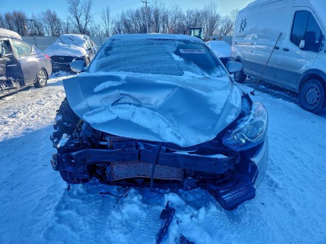 Hyundai ELANTRA Gls Image 9