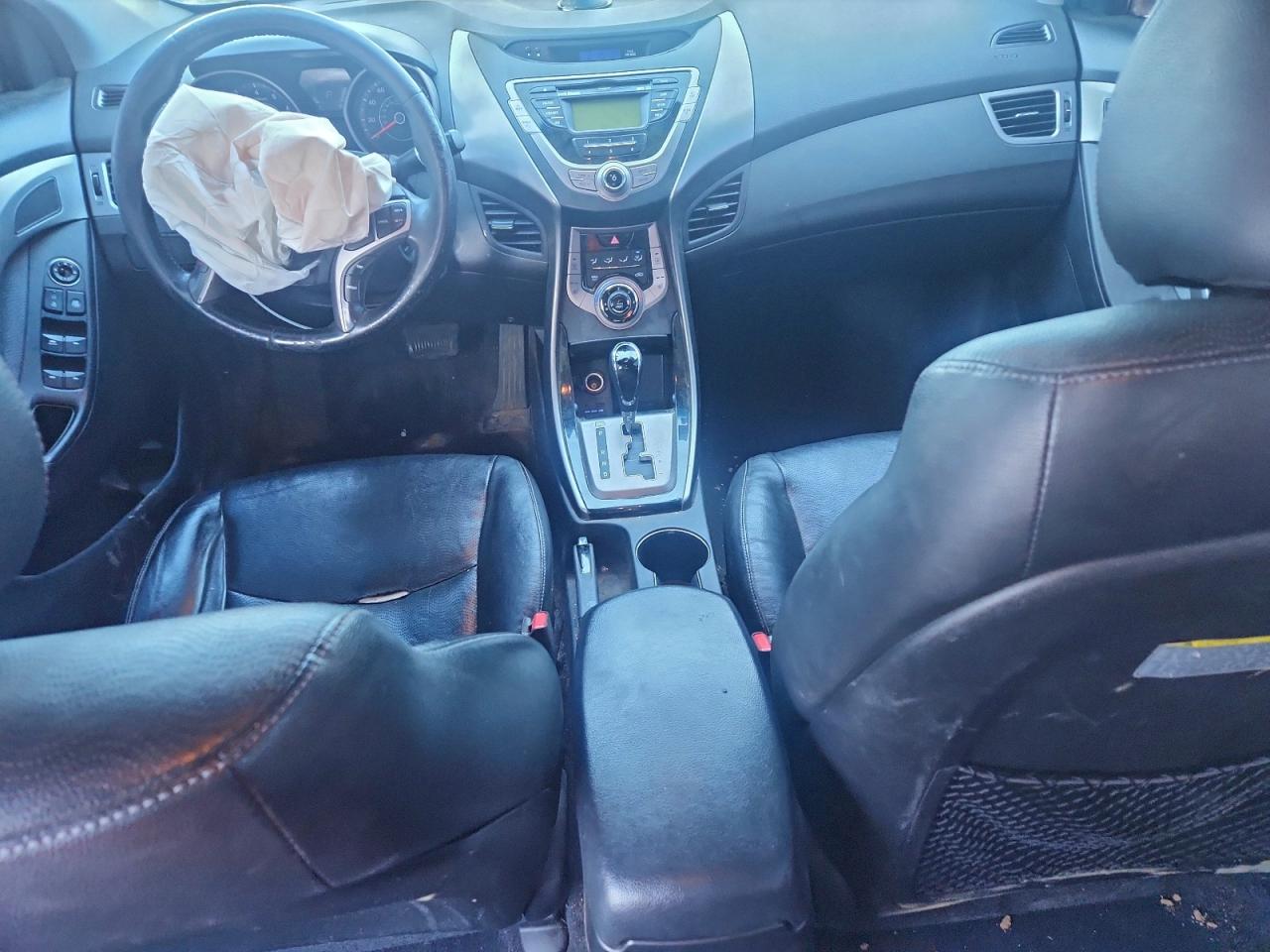 Hyundai ELANTRA Gls Image 11