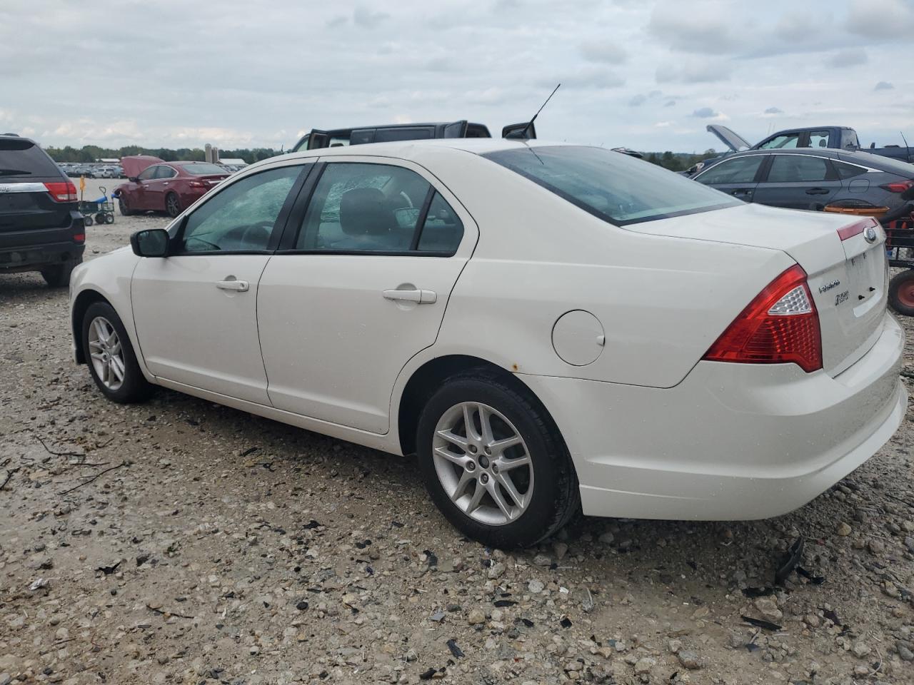 Ford Fusion S Image 7