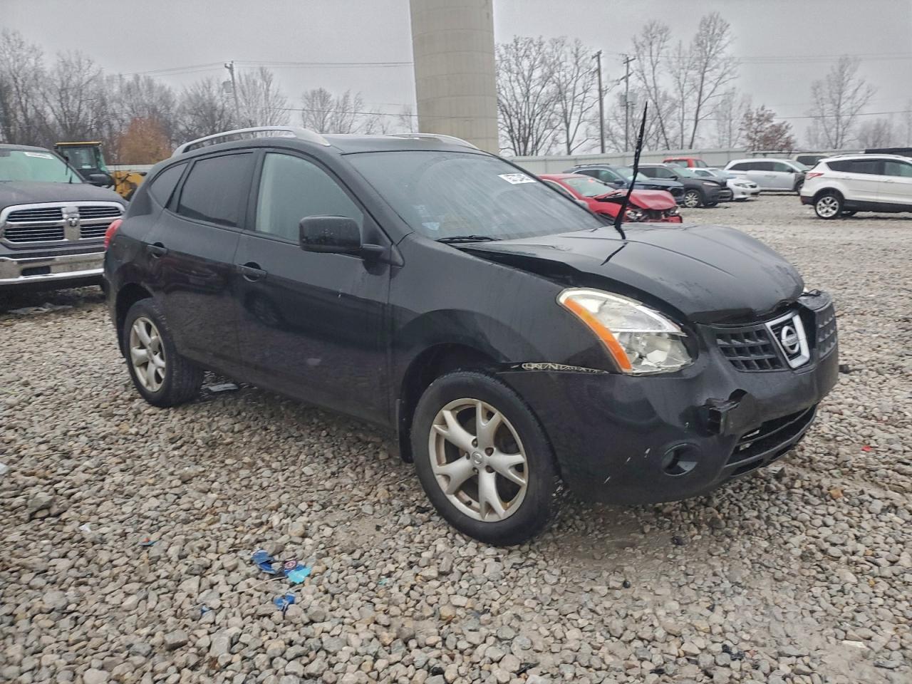 Nissan Rogue S Image 5