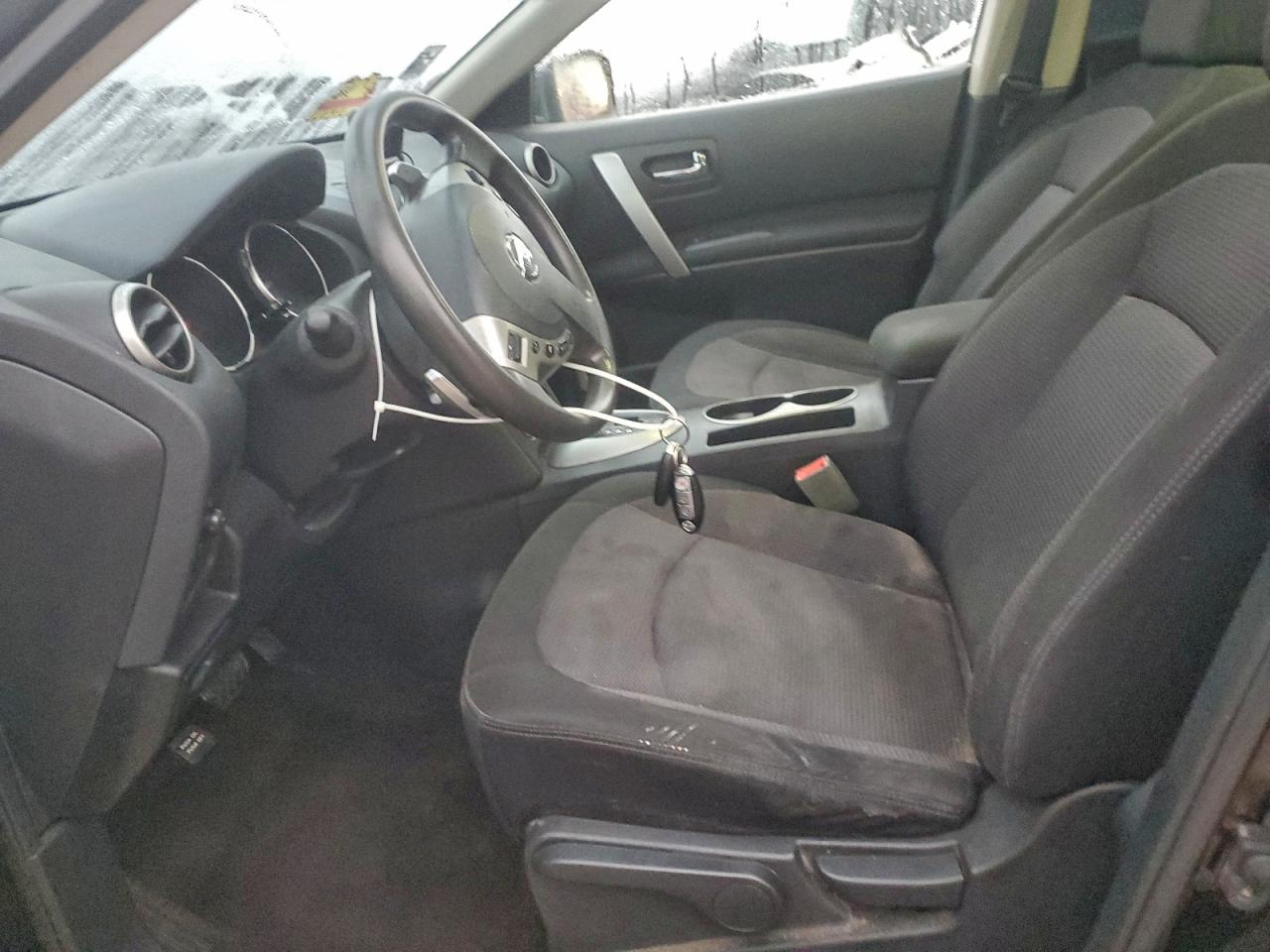 Nissan Rogue S Image 6