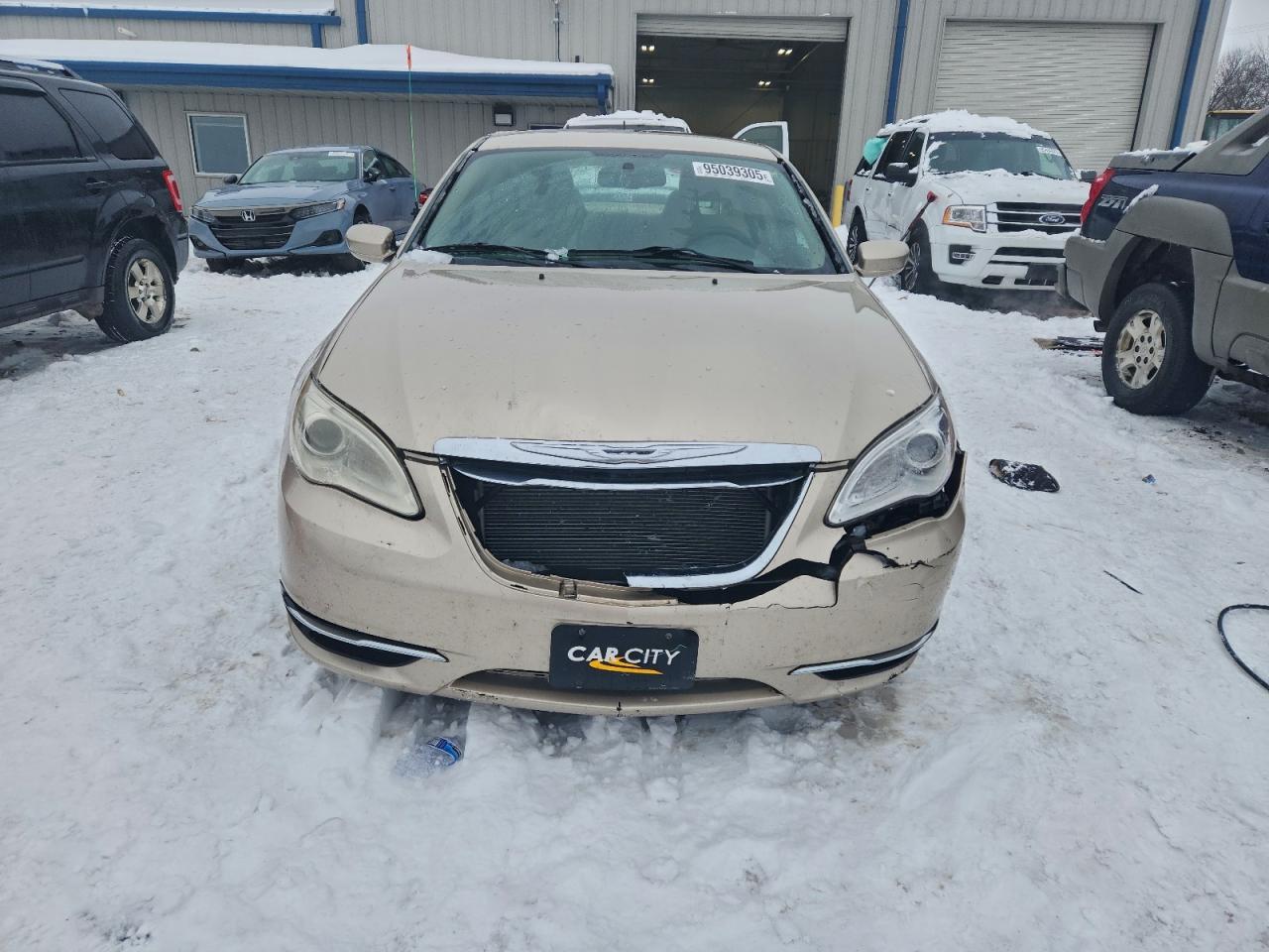 Chrysler 200 Touring Image 6
