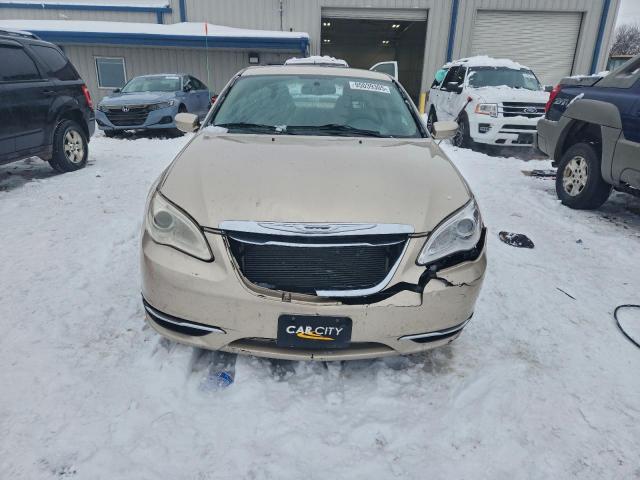 Chrysler 200 Touring Image 6