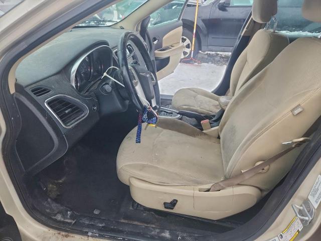 Chrysler 200 Touring Image 8