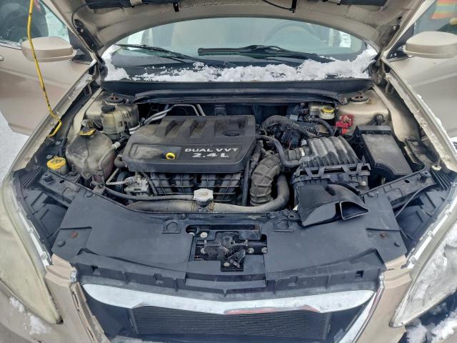 Chrysler 200 Touring Image 10