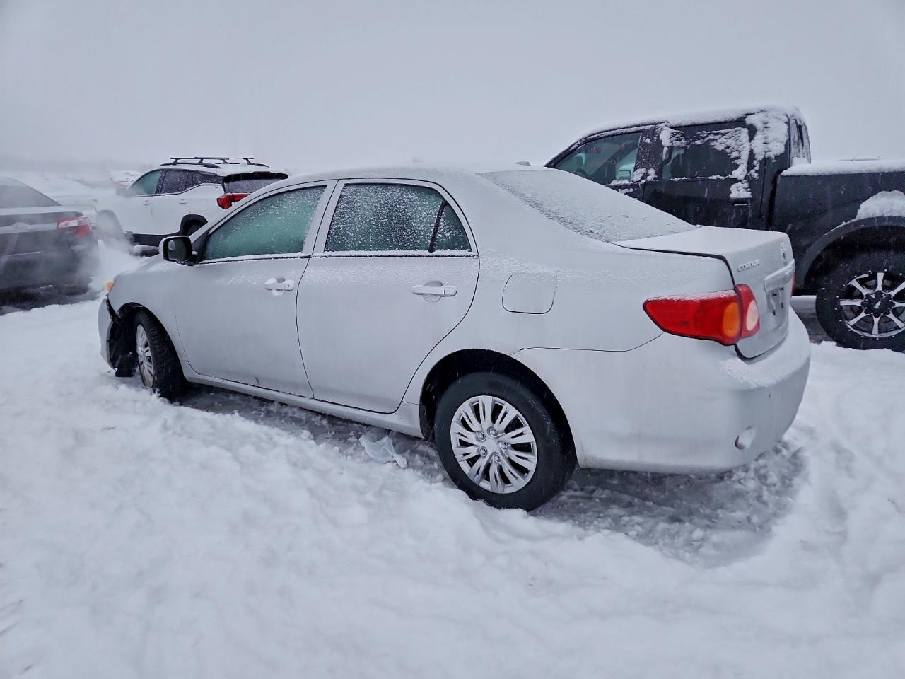 Toyota Corolla Base Image 3