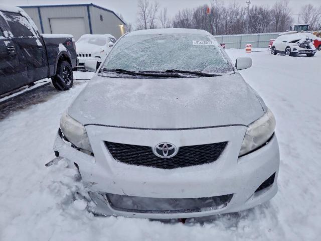 Toyota Corolla Base Image 6