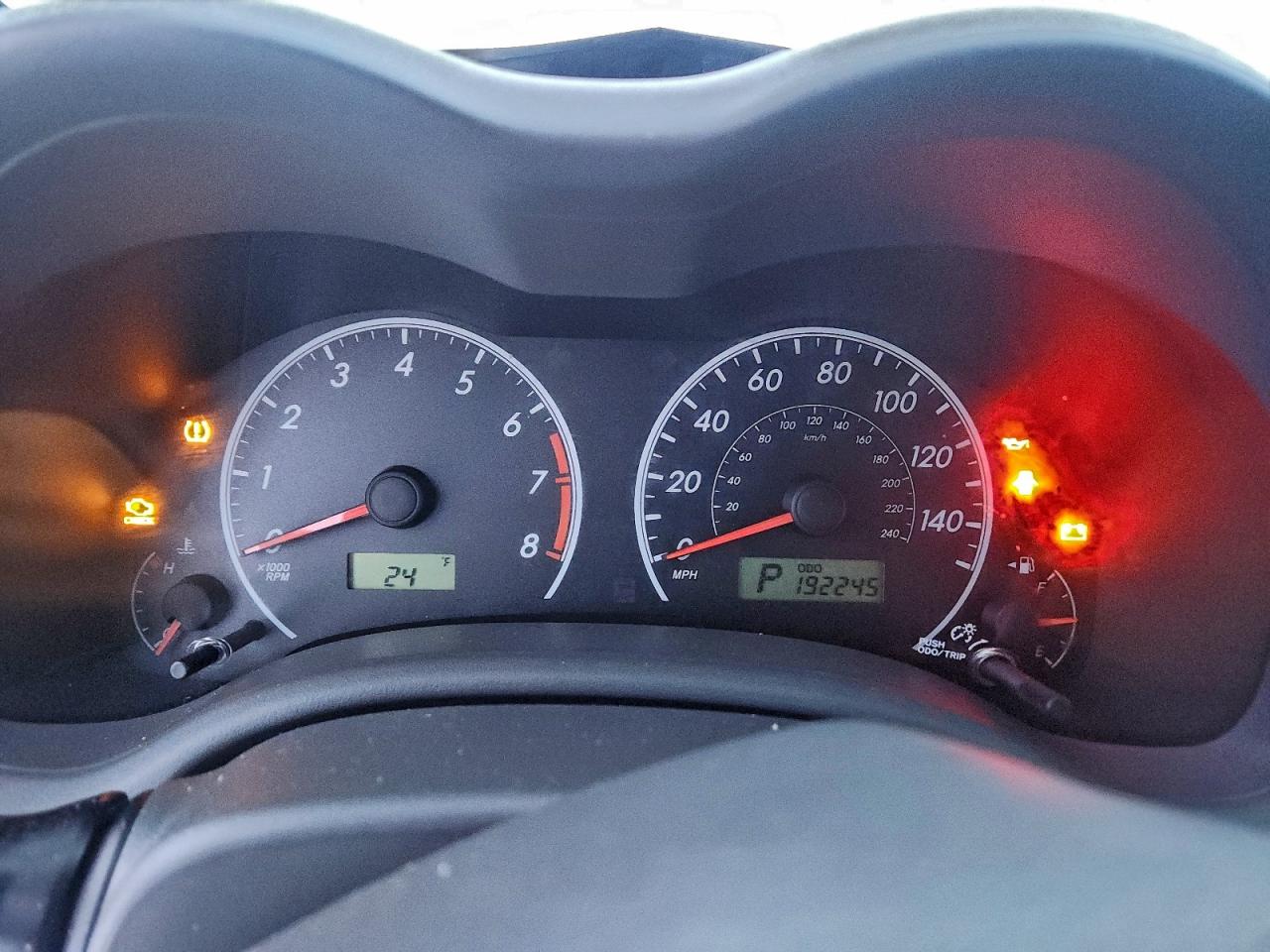 Toyota Corolla Base Image 7