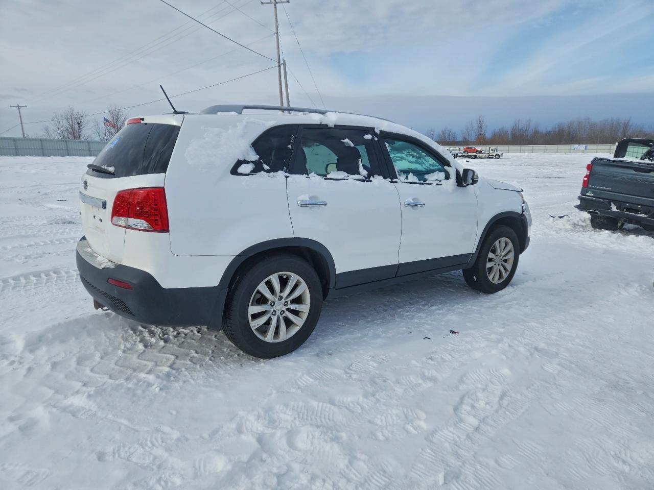 Kia Sorento Base Image 13