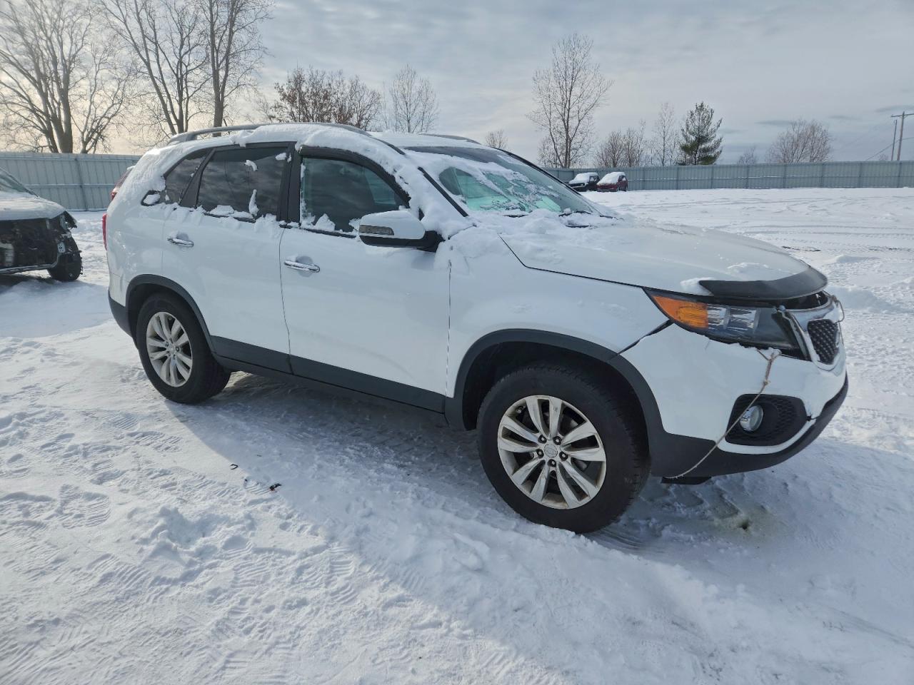 Kia Sorento Base Image 3