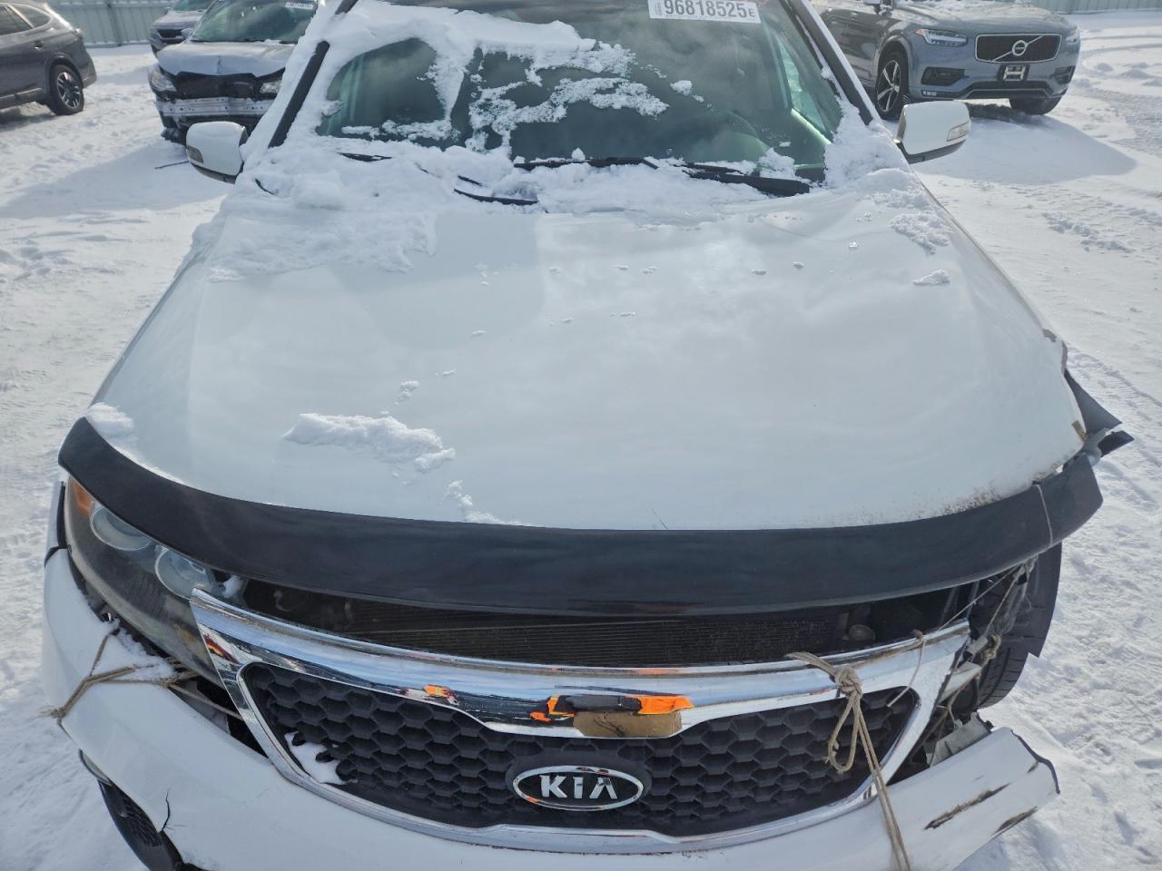 Kia Sorento Base Image 11