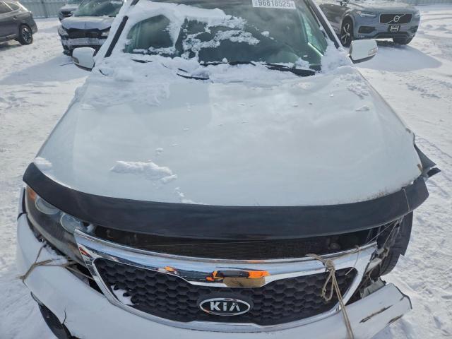 Kia Sorento Base Image 11