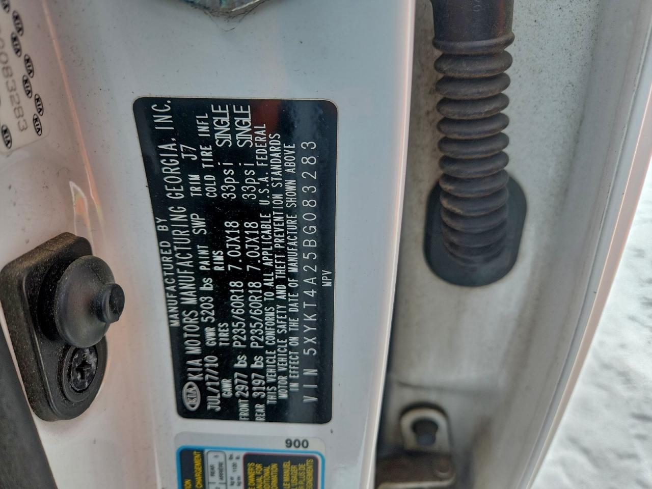 Kia Sorento Base Image 10