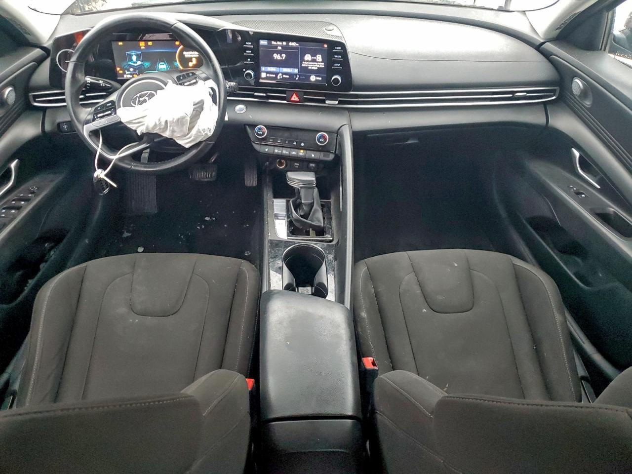 Hyundai ELANTRA Sel Image 7