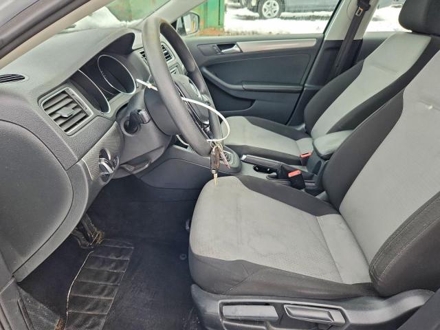 Volkswagen Jetta S Image 9