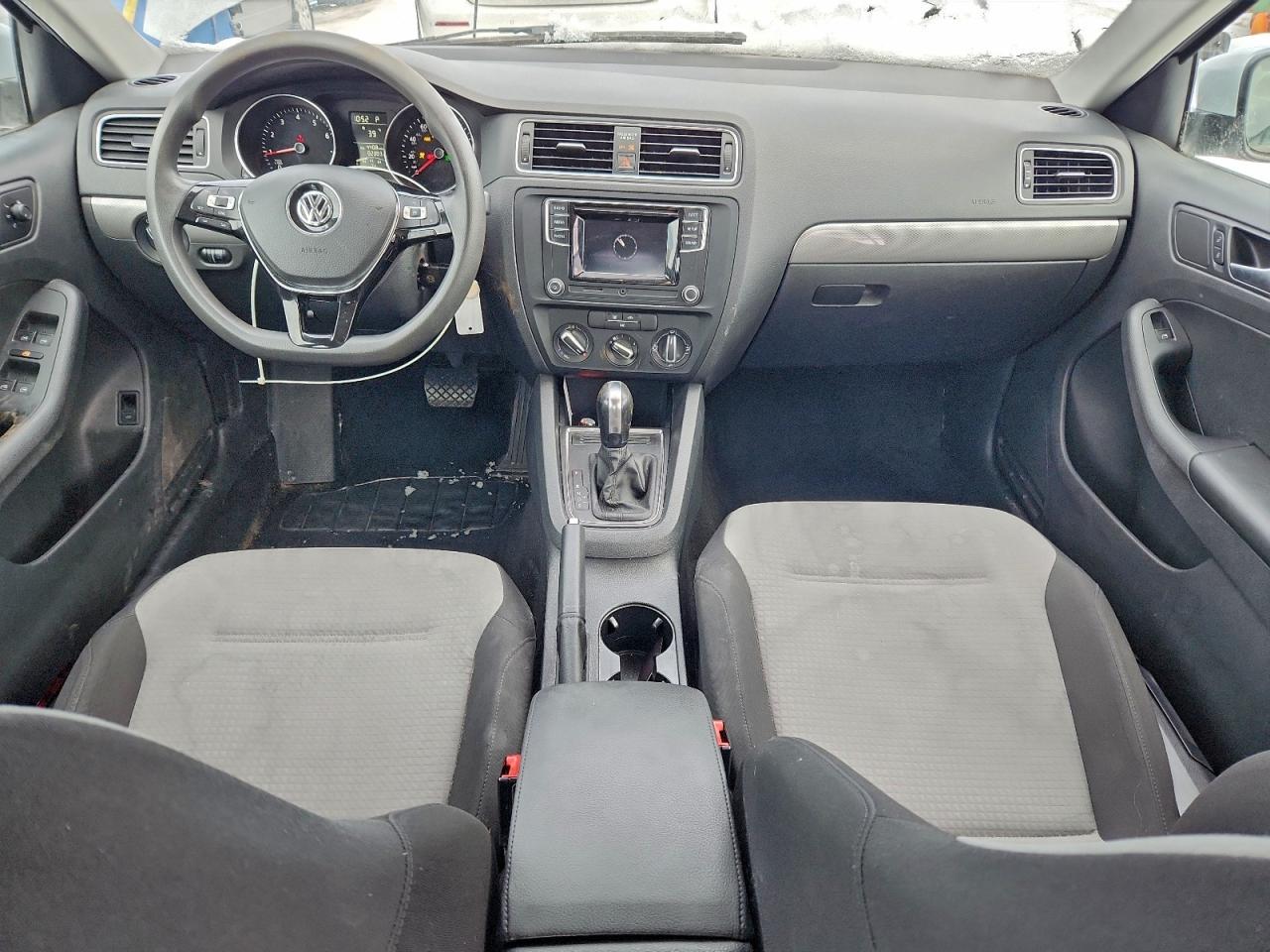 Volkswagen Jetta S Image 11