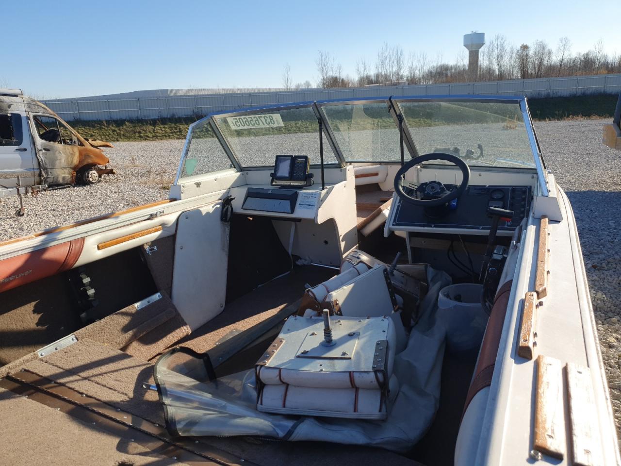 Crestliner Boat Image 3