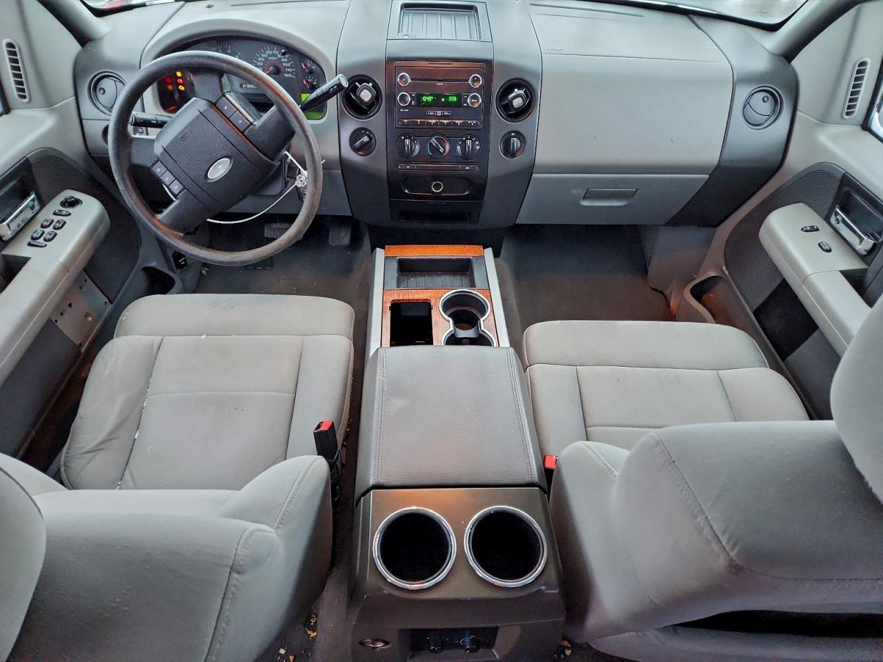 Ford F-150 Supercrew Image 8