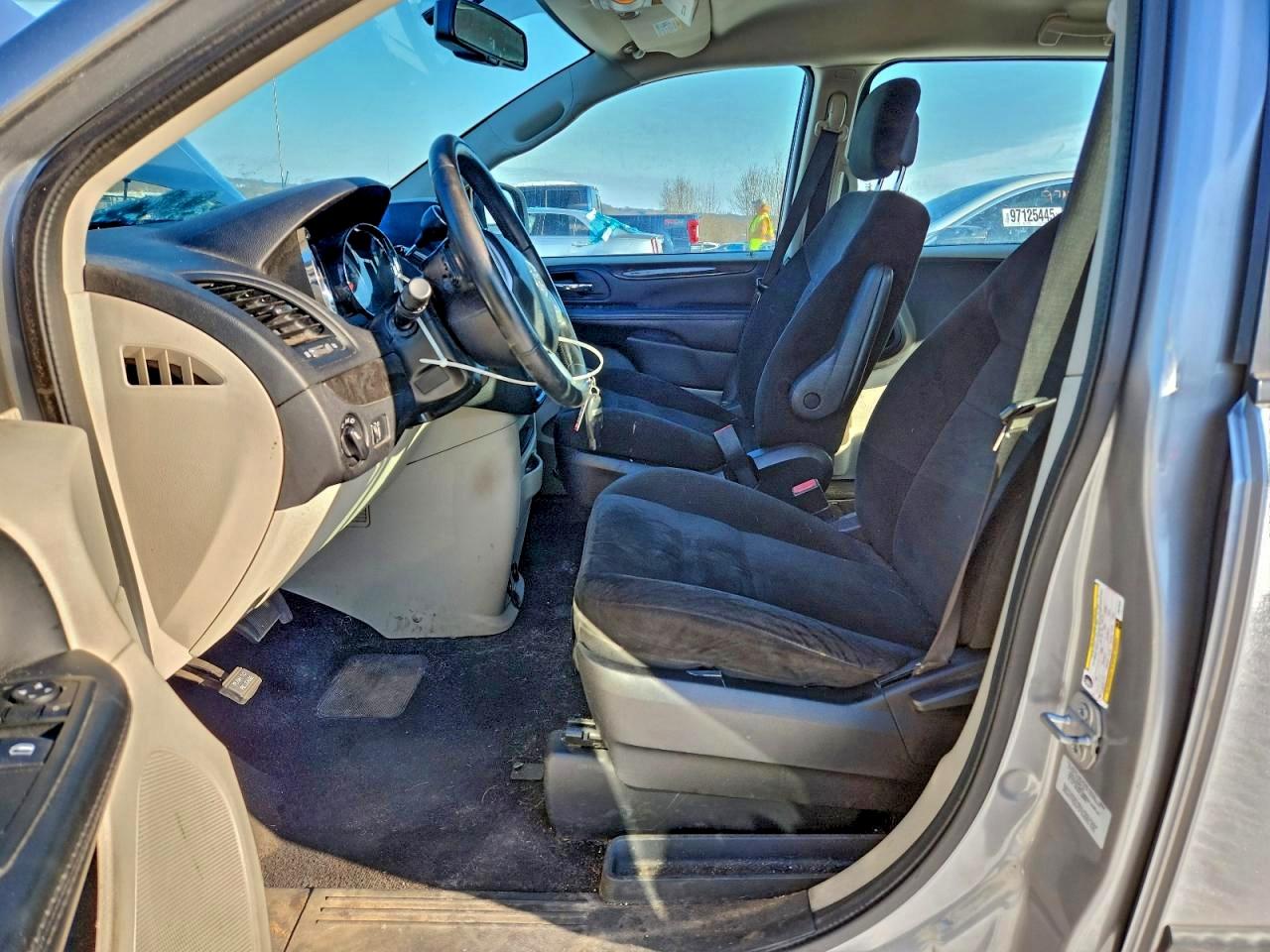 Dodge Caravan Se Image 10