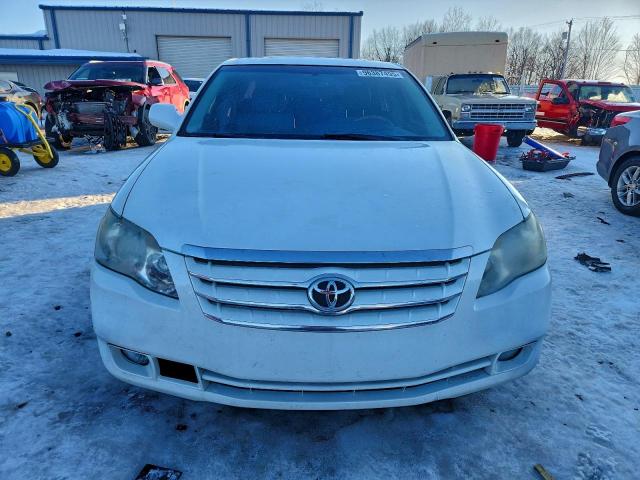 Toyota Avalon Xl Image 4