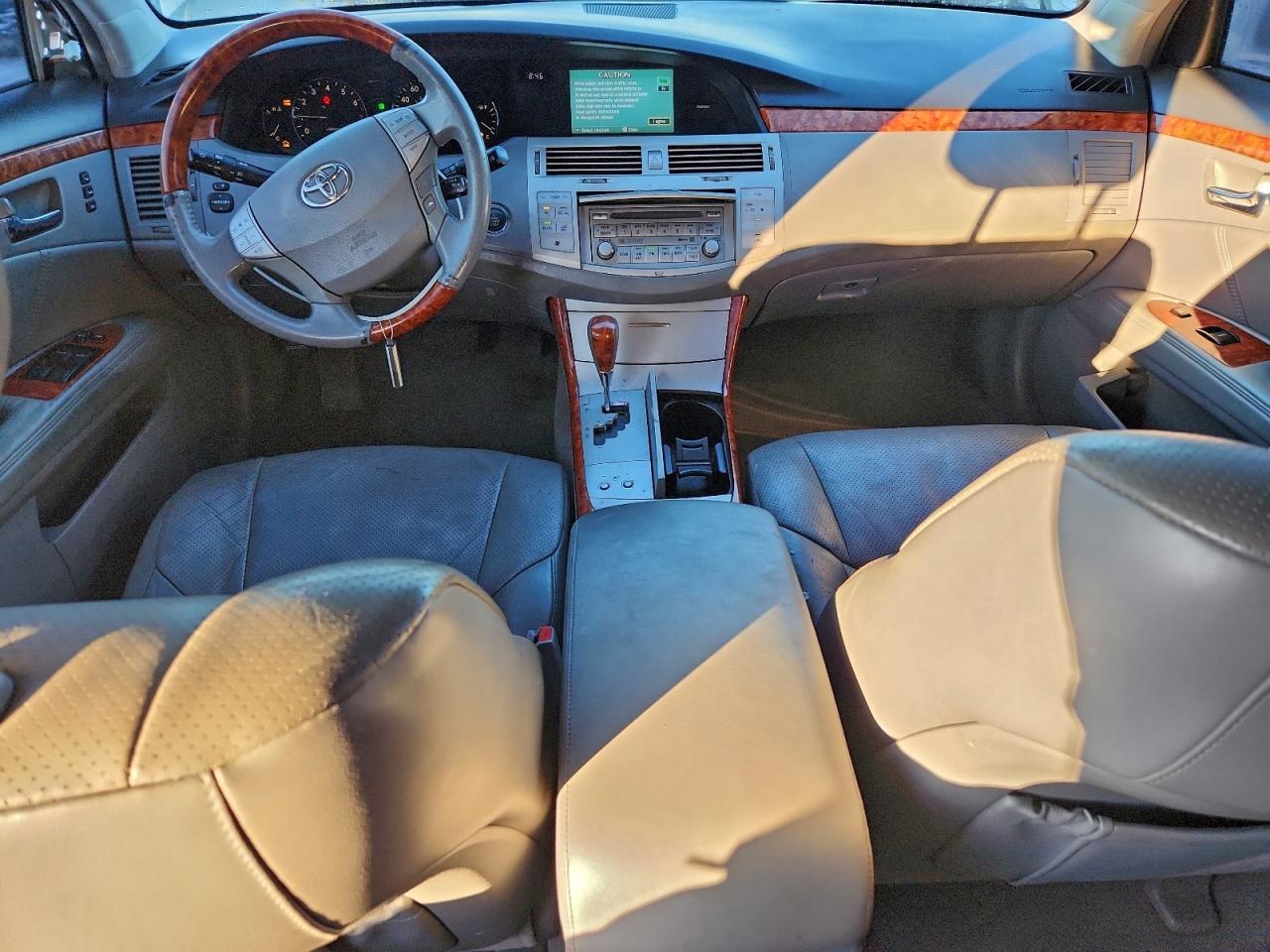 Toyota Avalon Xl Image 9