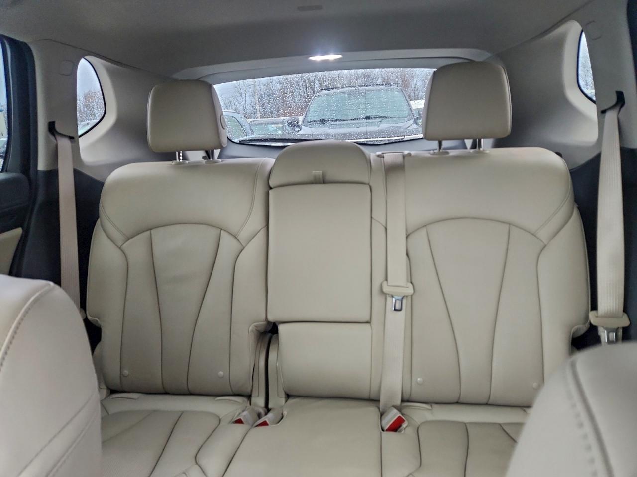Buick Envision Essence Image 11