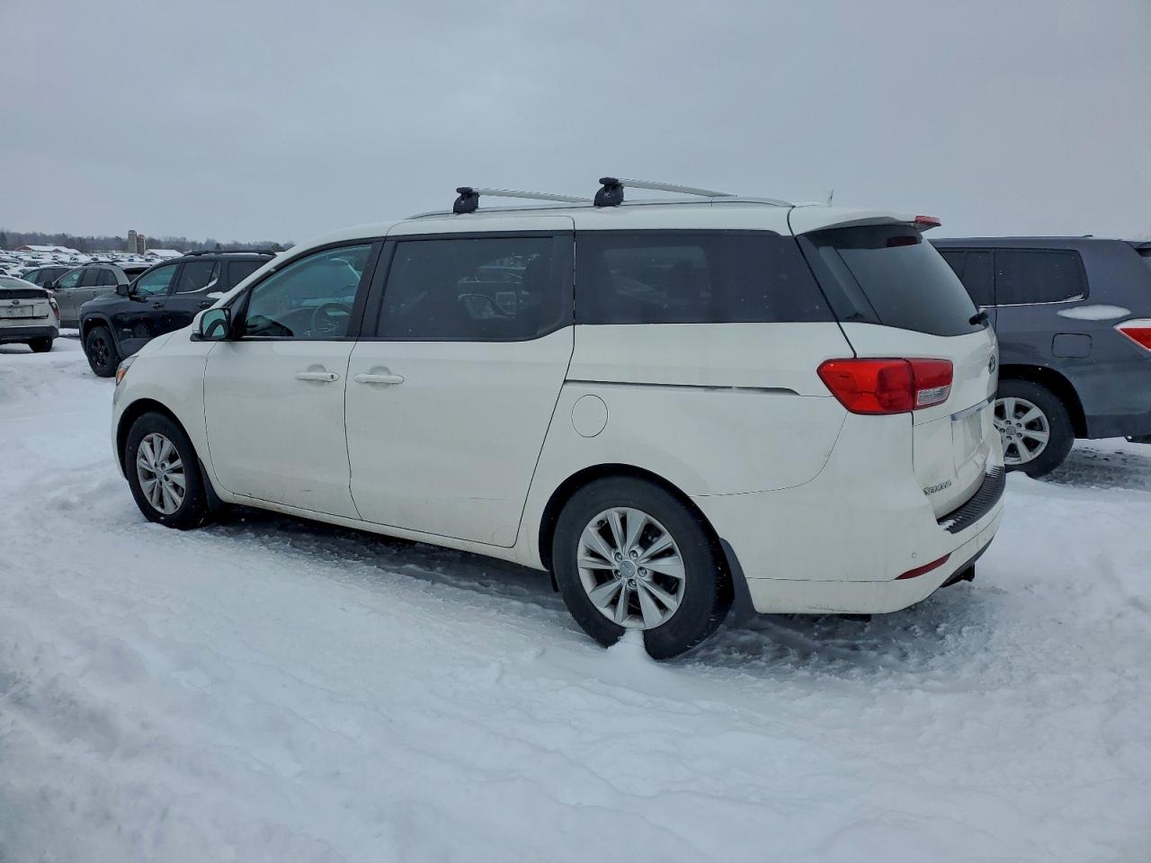 Kia Sedona Lx Image 4