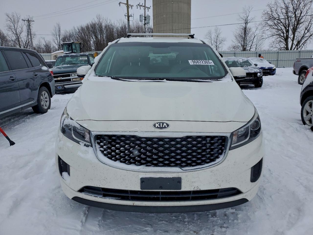 Kia Sedona Lx Image 9