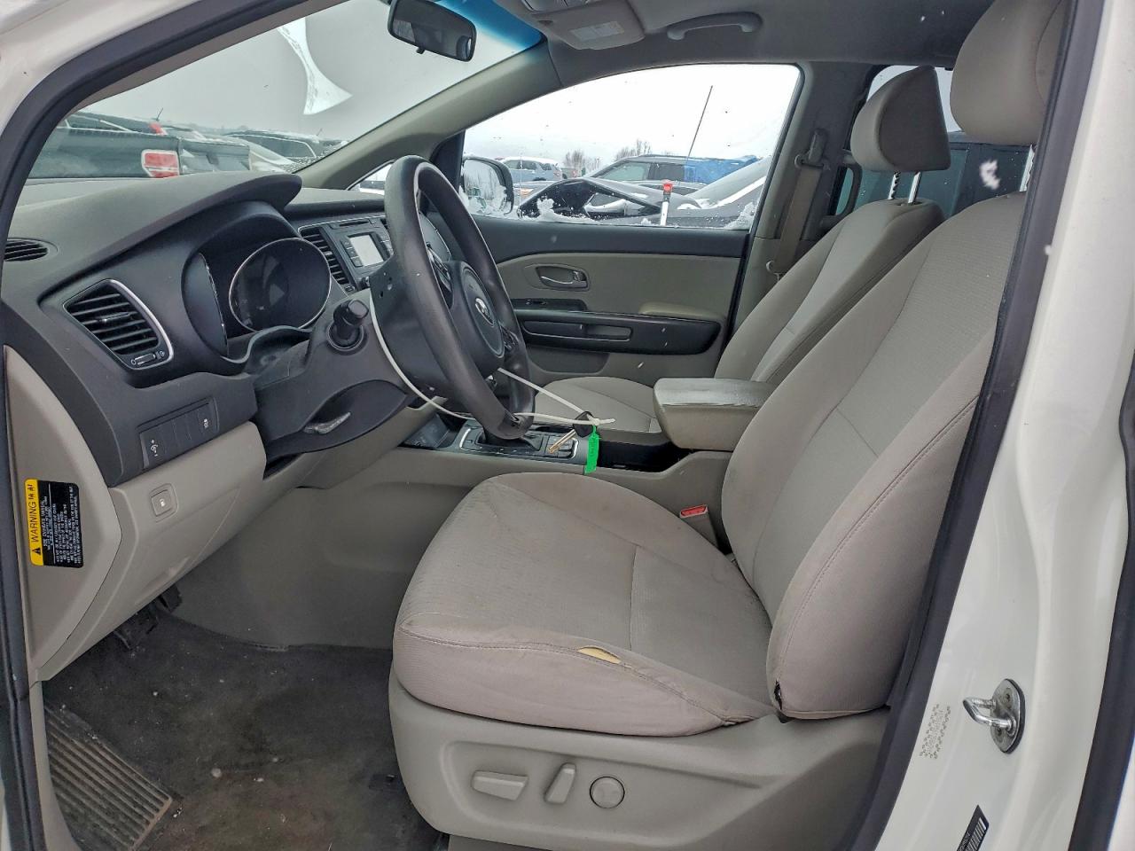 Kia Sedona Lx Image 8