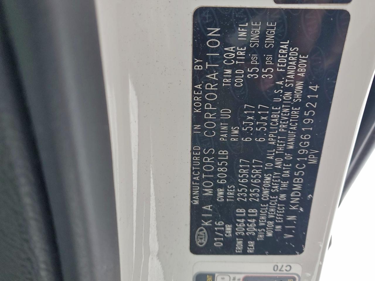 Kia Sedona Lx Image 3