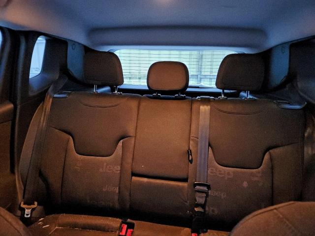 Jeep Renegade Latitude Image 11